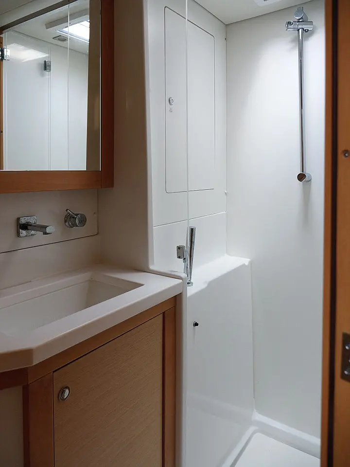 Lagoon 450 - Interior - shower (photo taken 2019)