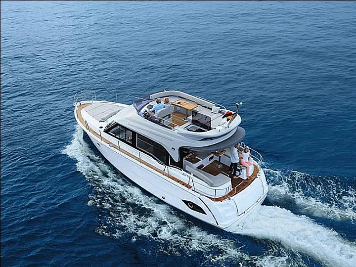 Bavaria E40 Fly - 