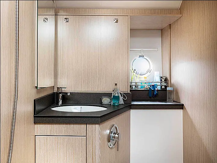 Bavaria E40 Fly - 