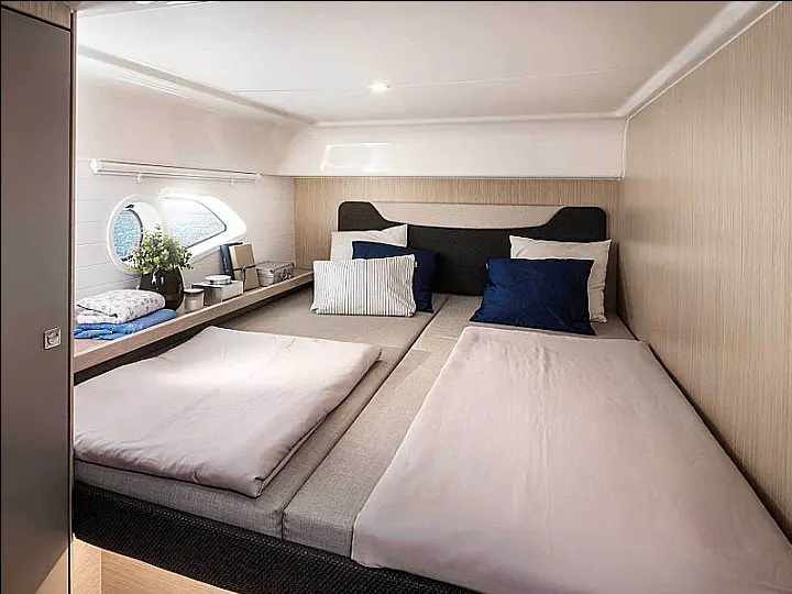 Bavaria E40 Fly - 