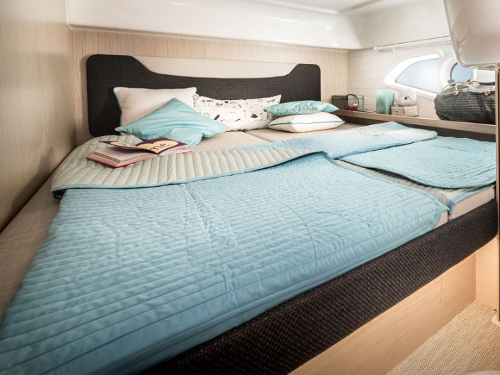 Bavaria E40 Fly - 