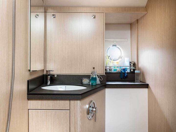 Bavaria E40 Fly - 