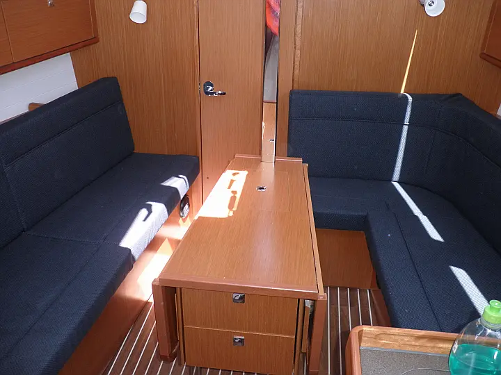 Bavaria Cruiser 33 - 