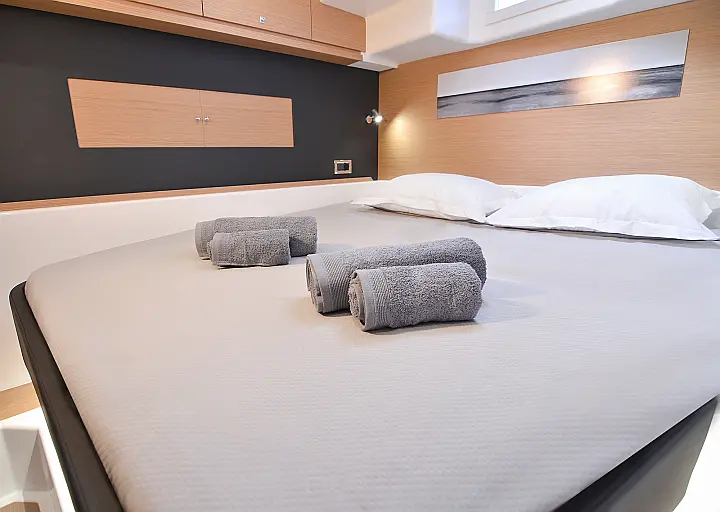 Dufour Catamaran 48 - 