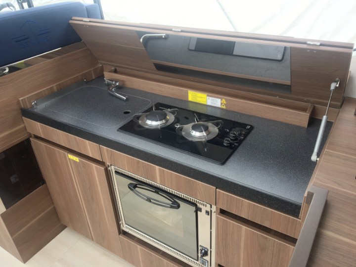 Sealine C390 - 