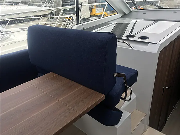 Sealine C390 - 