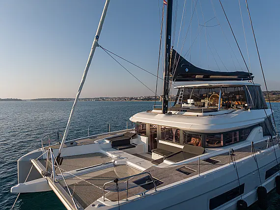 Lagoon 60