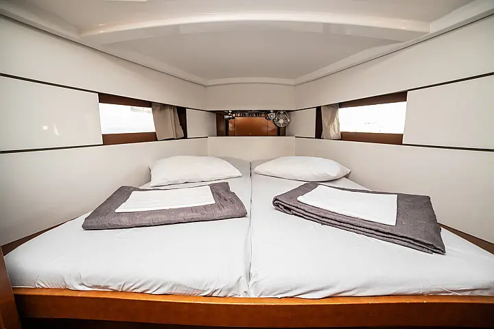 Oceanis 38.1 (3 cab.) - 