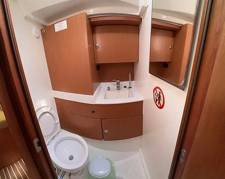 Bavaria C45 (5 cabins) - 