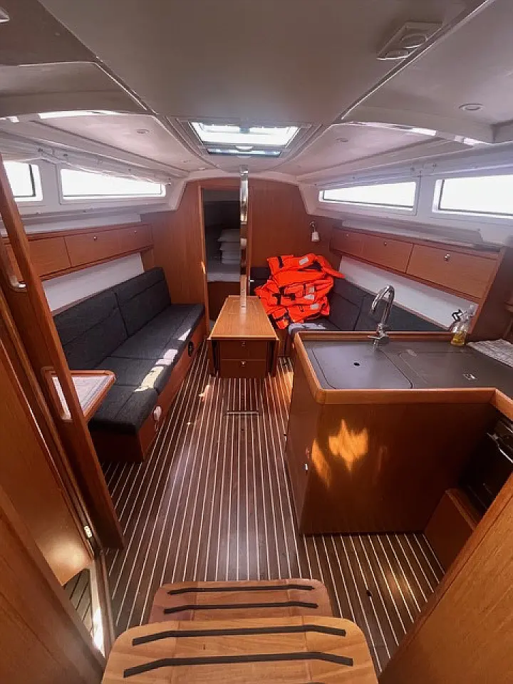 Bavaria Cruiser 33 - 