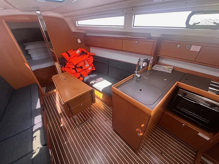 Bavaria Cruiser 33 - 